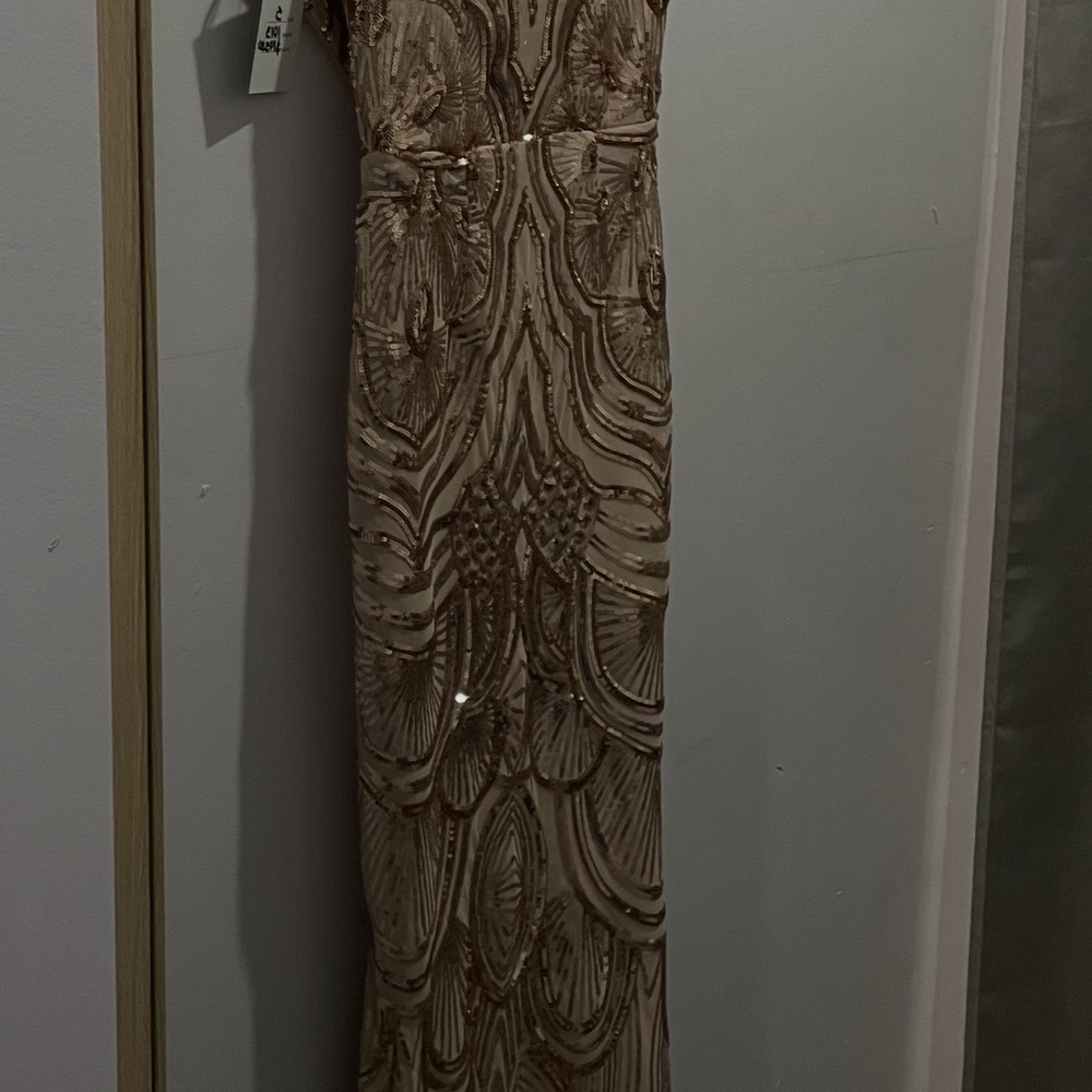 Elegant Gold Sequin Off-Shoulder Gown (S) - Picture 3 of 3